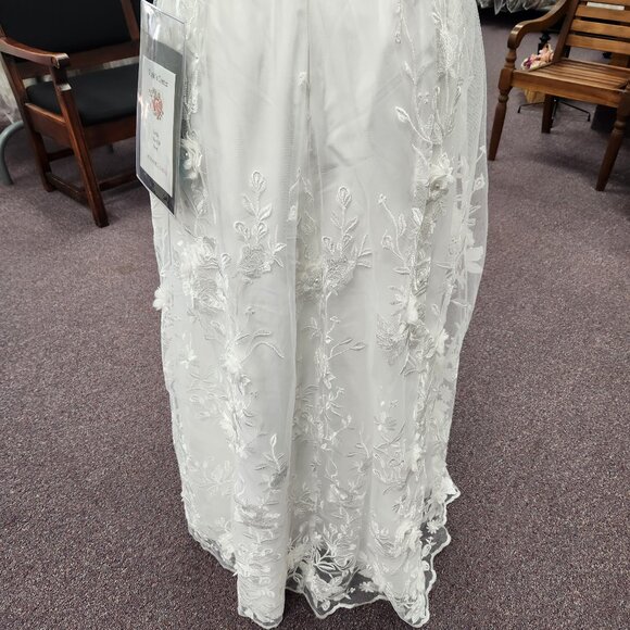 DB Bridal 9SDWG1153 Size 22W Ivory A-line Floral Lace Bridal Gown/Wedding Dress - Picture 5 of 6
